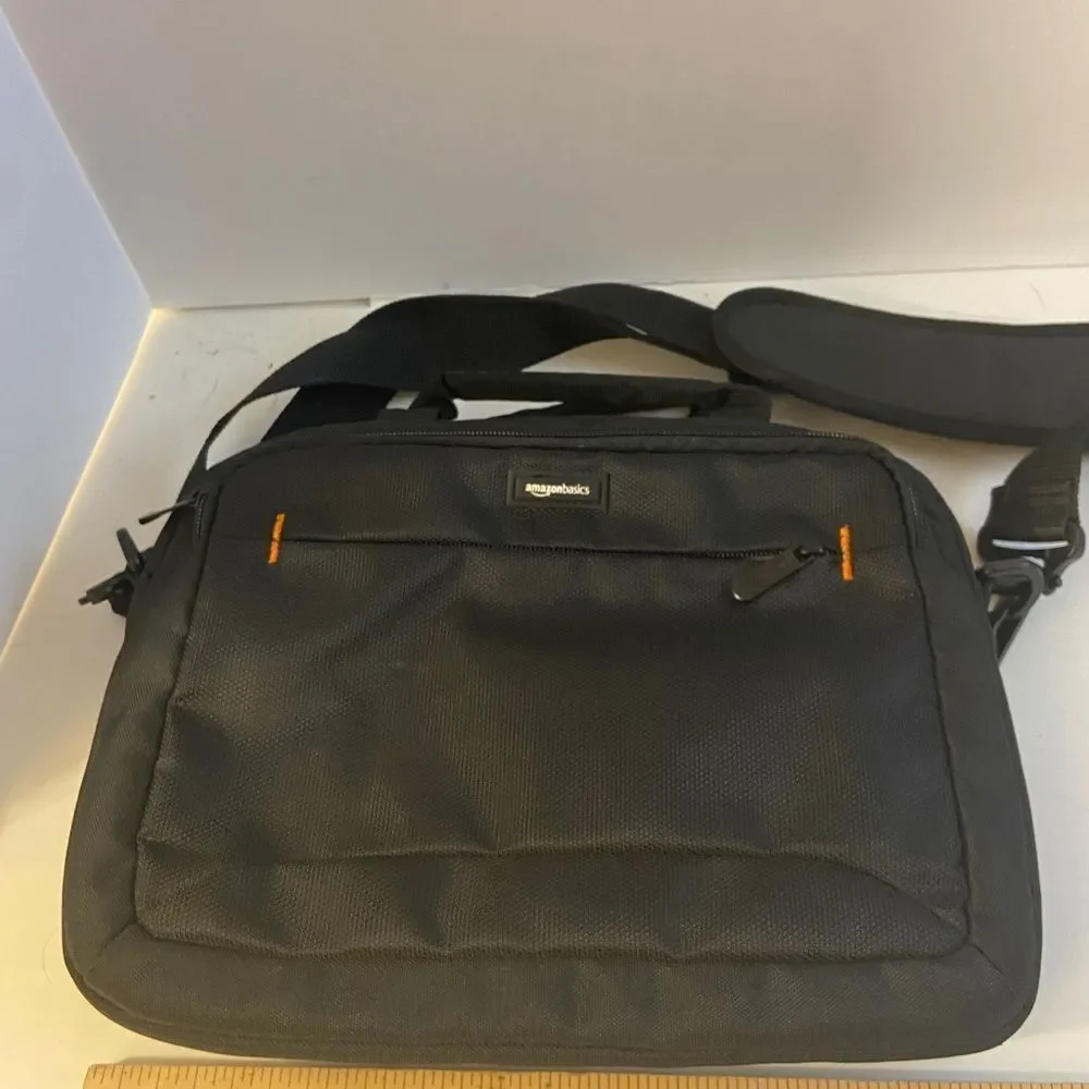 Amazon‎ basic padded zipper tablet bag 11x9”